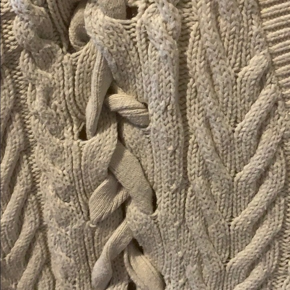 SOLD Zara Beige Cable Knit Sweater - Picture 4 of 4